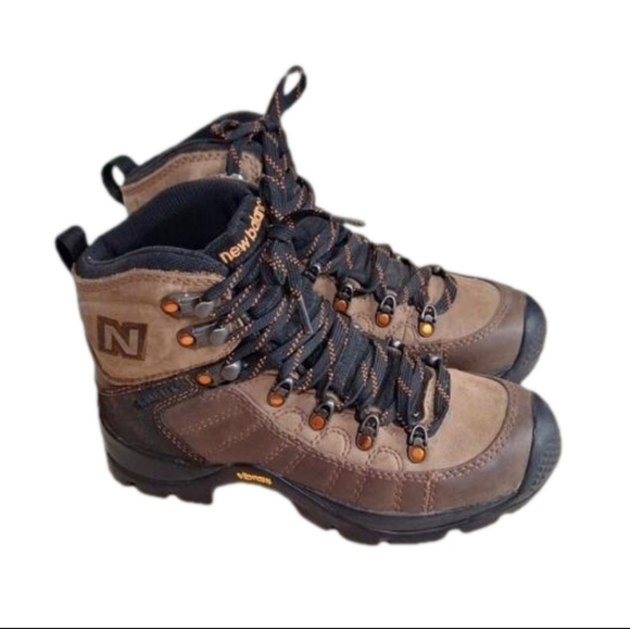 New Balance Leather Boots Hiking Trail Outdoor Gortex Camping Brown Women Size 6 - Picture 1 of 13